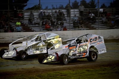 Lonnie Rivers (R7) battles David Boisclair (02) in the J&S Steel Sportsman Modifieds A Main