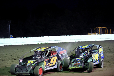 Bentley Gray (9S) wins over DJ Gonyo (04) in the Crossroads Tobacco Sportsman Modifieds A Main